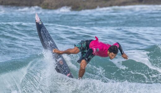 Ubatubense assume a ponta do surf em casa 23